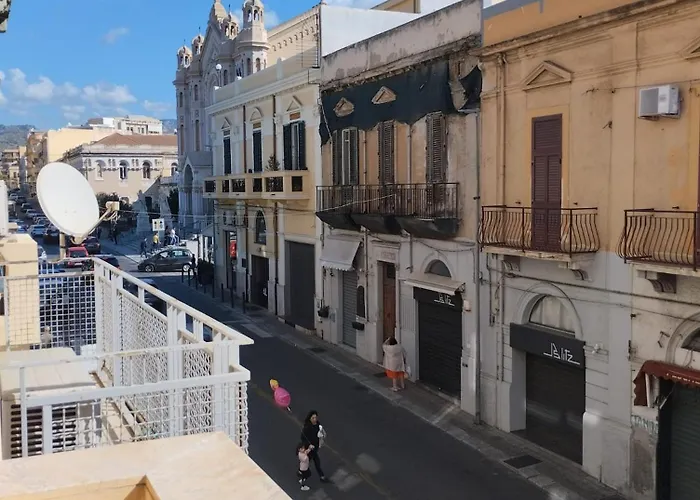 住宿加早餐酒店 Al Duomo 雷焦卡拉布里亚